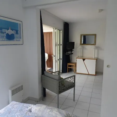 Garden Level With Sea View For 6 People 酒店 *