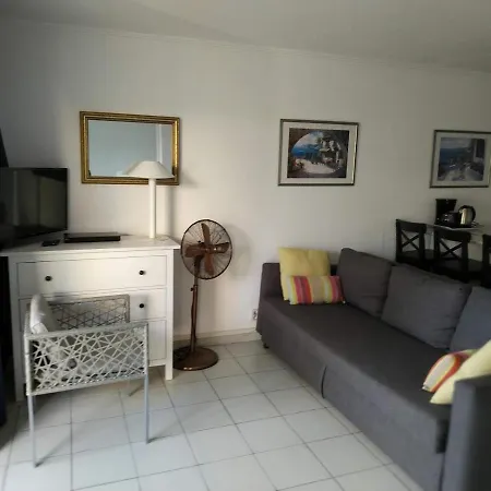 Garden Level With Sea View For 6 People * Saint-Raphael (Var)