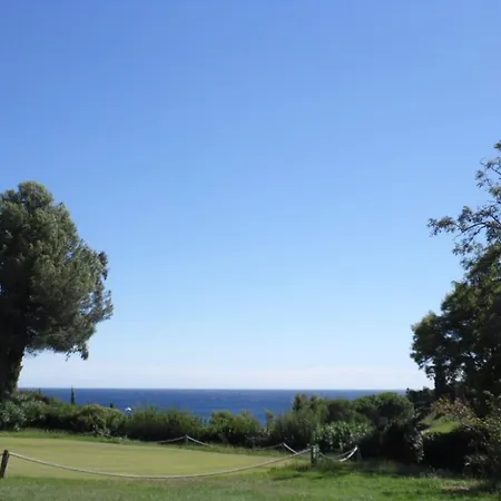 Garden Level With Sea View For 6 People 酒店 *