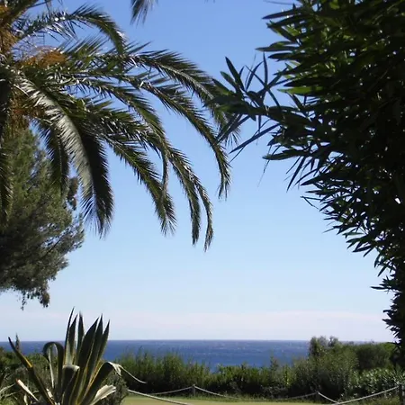 酒店 Garden Level With Sea View For 6 People Saint-Raphaël