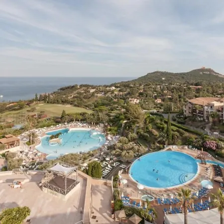 Garden Level With Sea View For 6 People Hotel