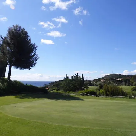 Hotel Garden Level With Sea View For 6 People Saint-Raphael (Var)