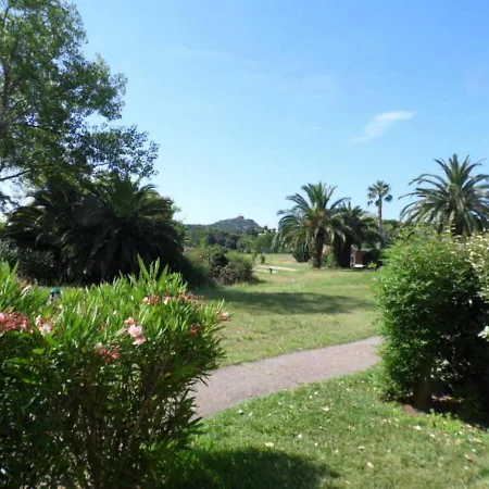 Villa Garden Level With Sea View For 6 People Saint-Raphael (Var)